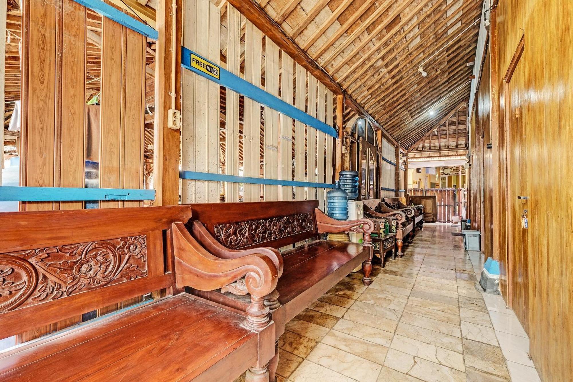 Spot On 91916 Joglo Doyong Homestay Syariah Yogyakarta Kültér fotó