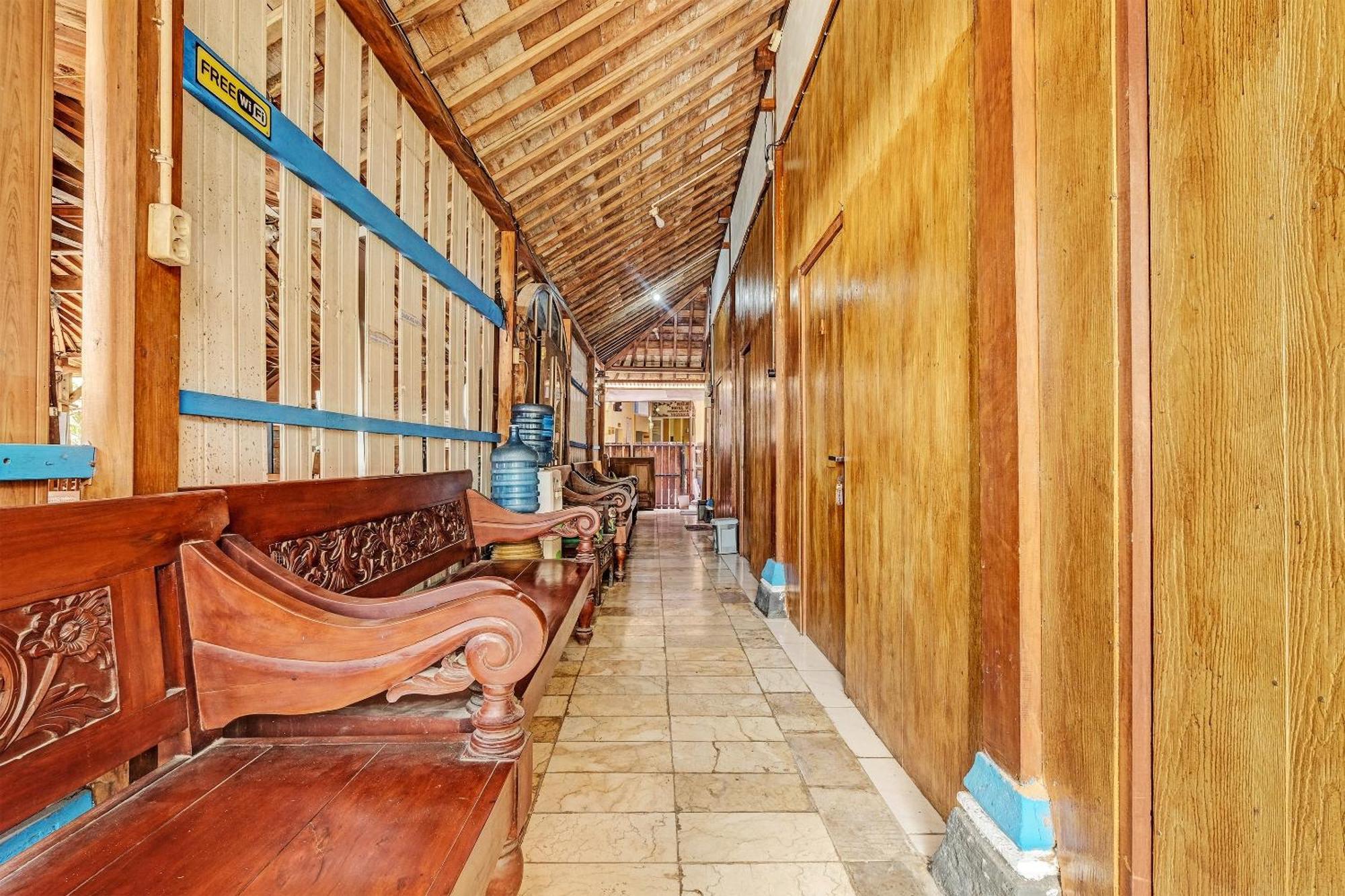 Spot On 91916 Joglo Doyong Homestay Syariah Yogyakarta Kültér fotó
