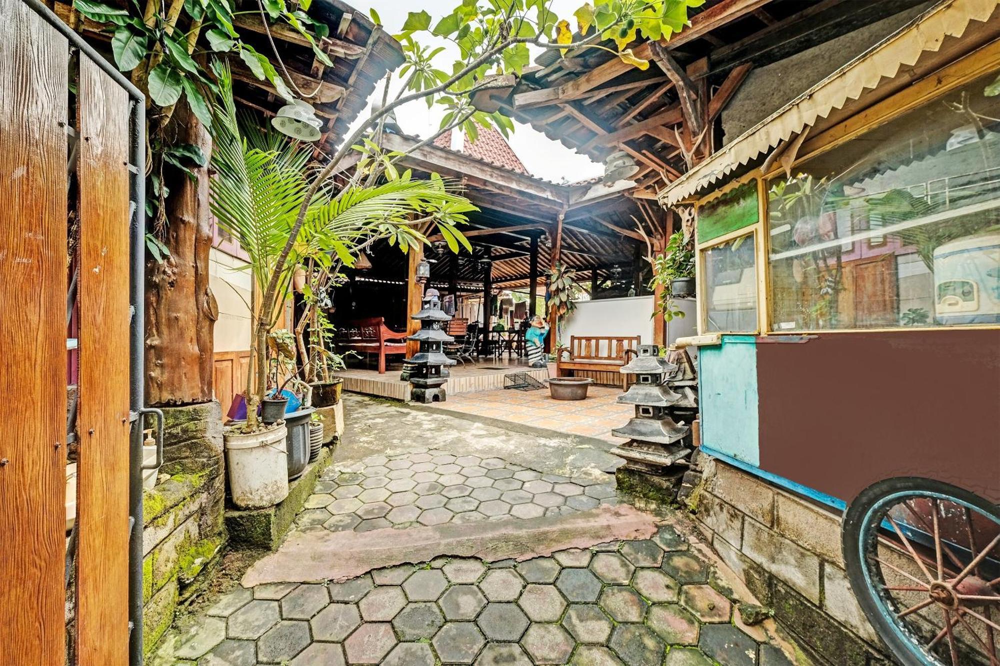 Spot On 91916 Joglo Doyong Homestay Syariah Yogyakarta Kültér fotó