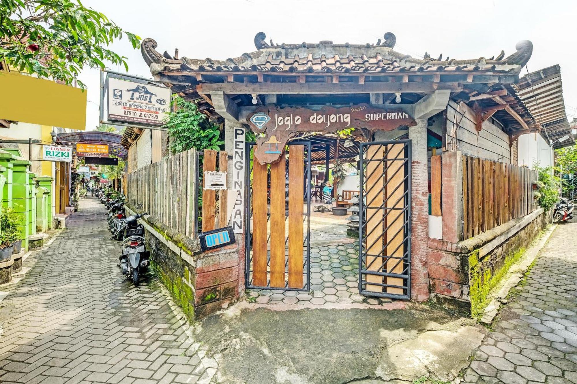 Spot On 91916 Joglo Doyong Homestay Syariah Yogyakarta Kültér fotó